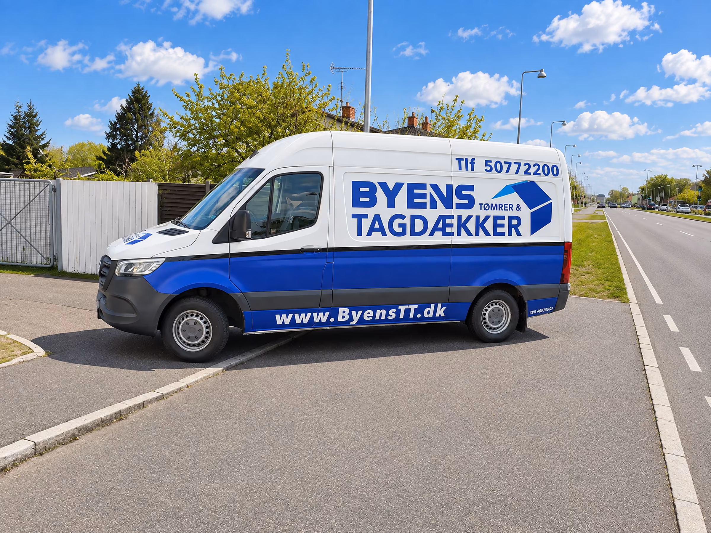 Bilreklame på Byens Tømrer & Tagdækkers Mercedes Sprinter