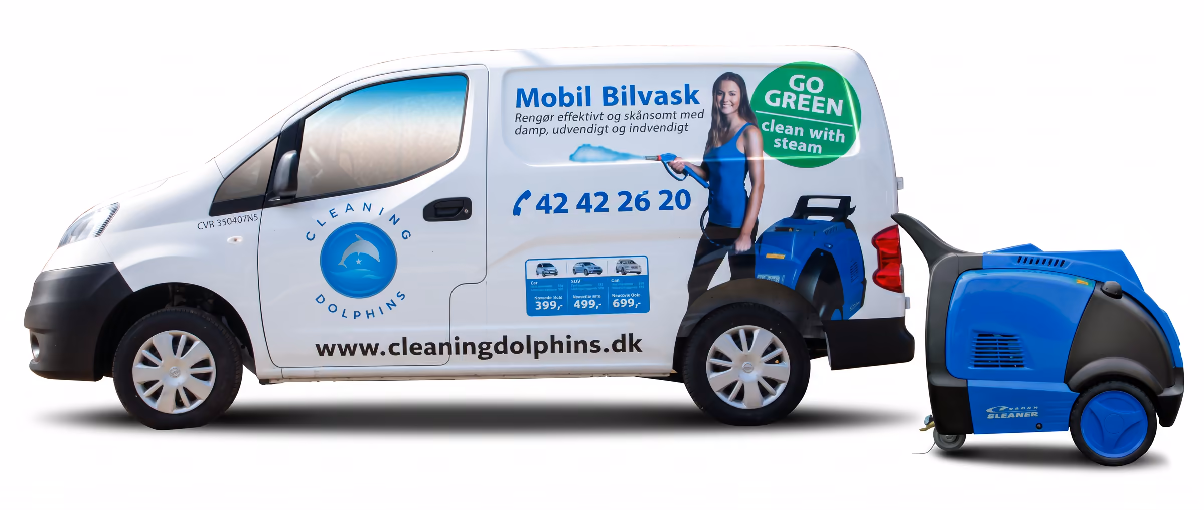 Bilreklame på Cleaning Dolphins' varebil med logo, priser og Go Green-budskab