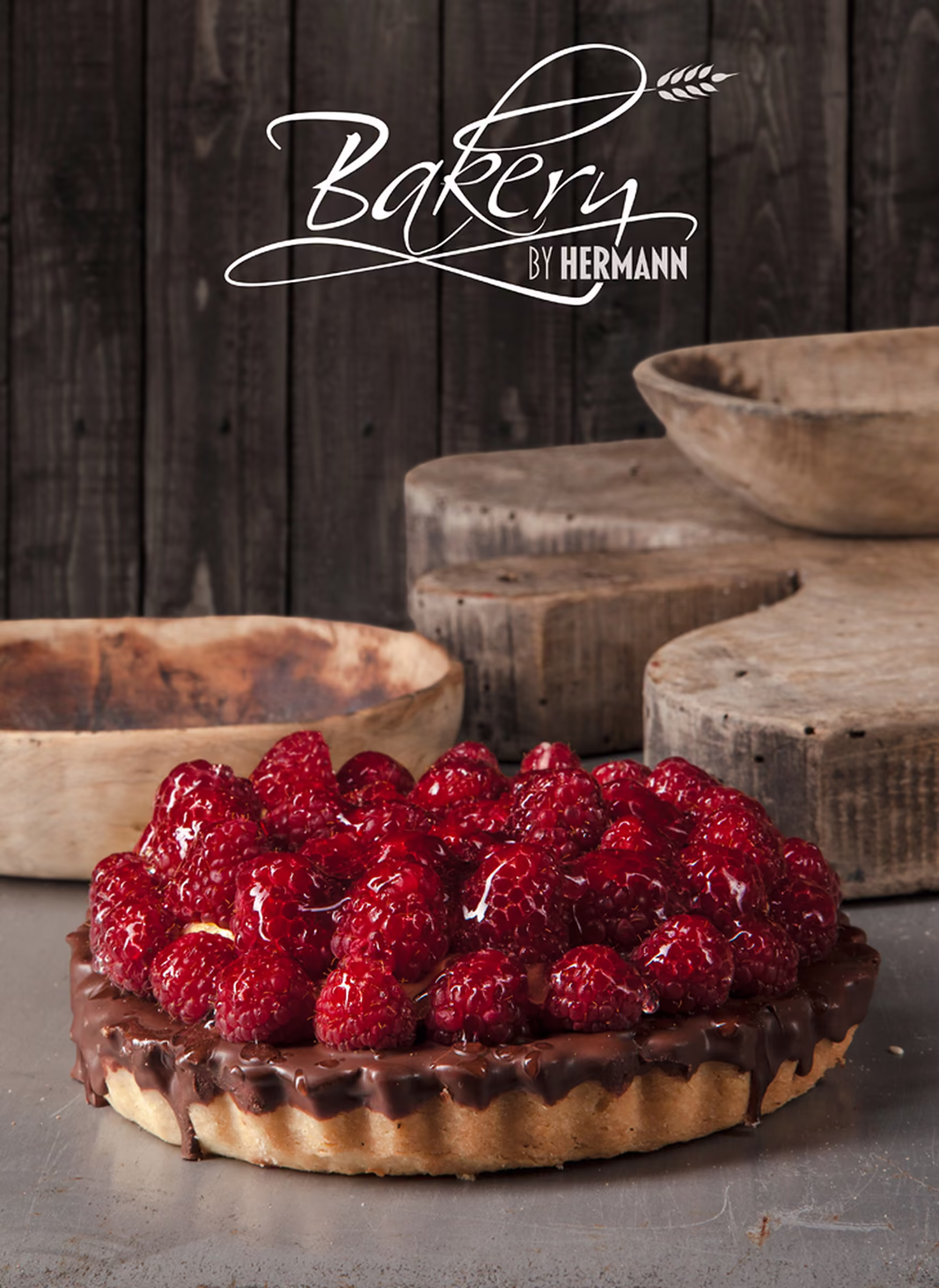 Produktfoto af frugttærte til Bakery by Hermann med logo