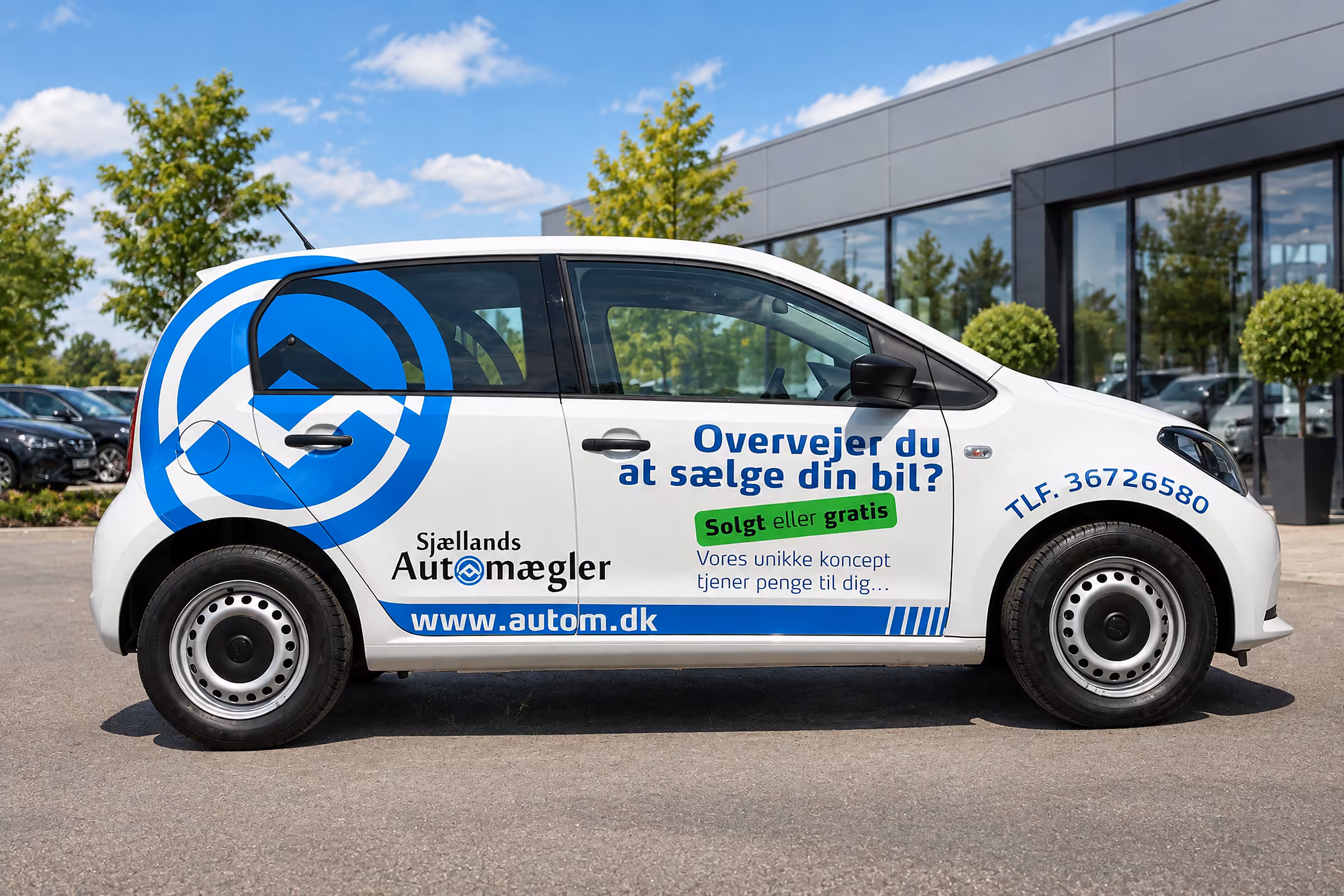 Lånebil fra Sjællands Automægler set fra siden: Overvejer du at sælge din bil?