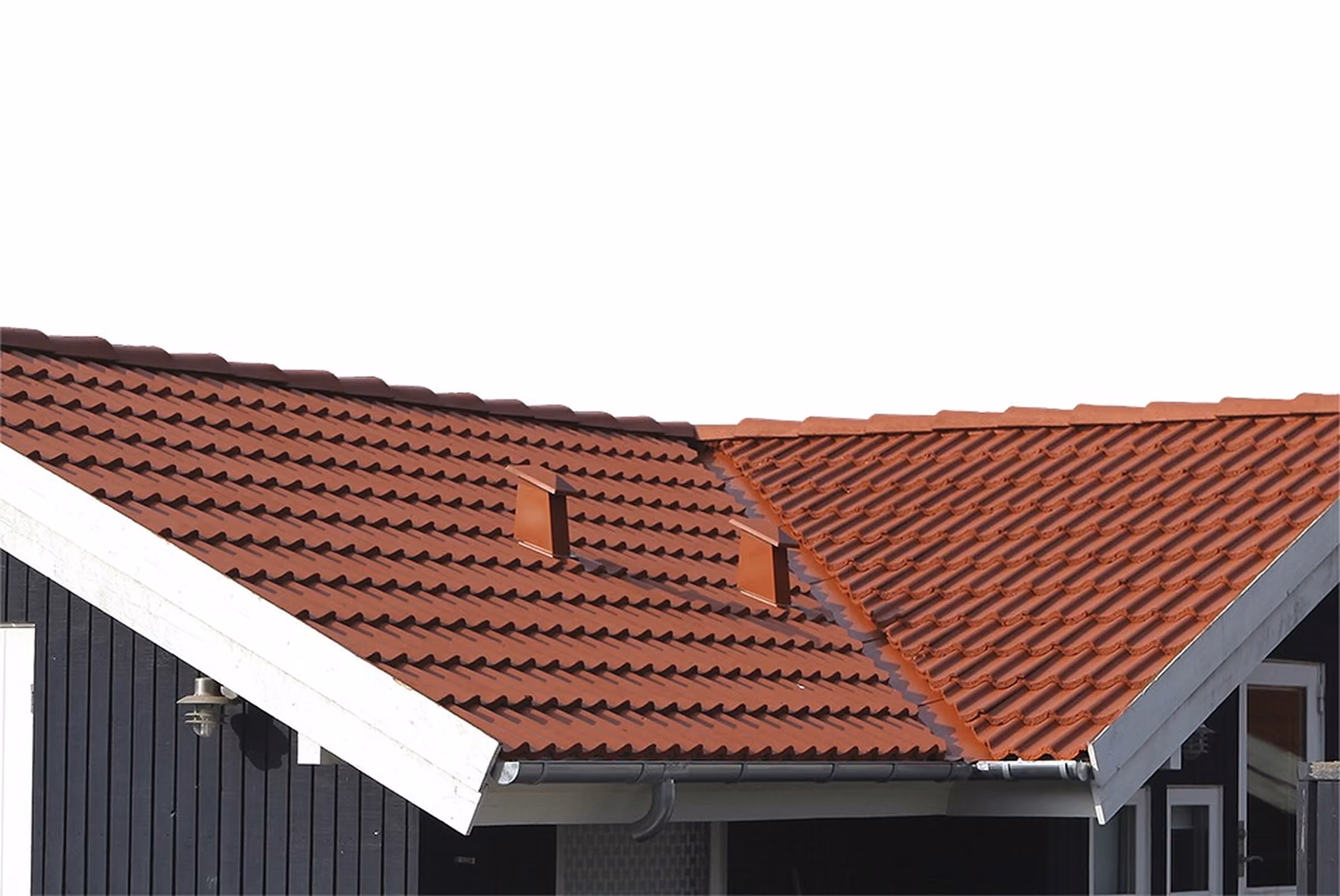 Foto af et renset tegltag til Tag Rens' bilreklame